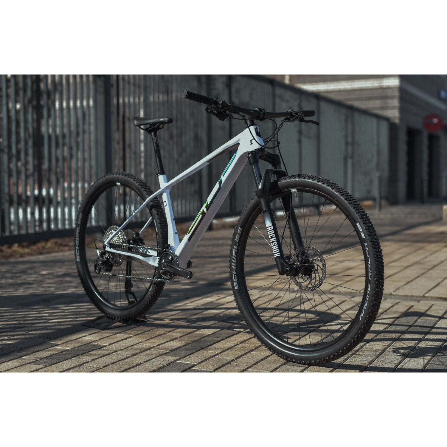 XP 929 29'er GLOSS WHITE/HOLOGRAM BLACK
