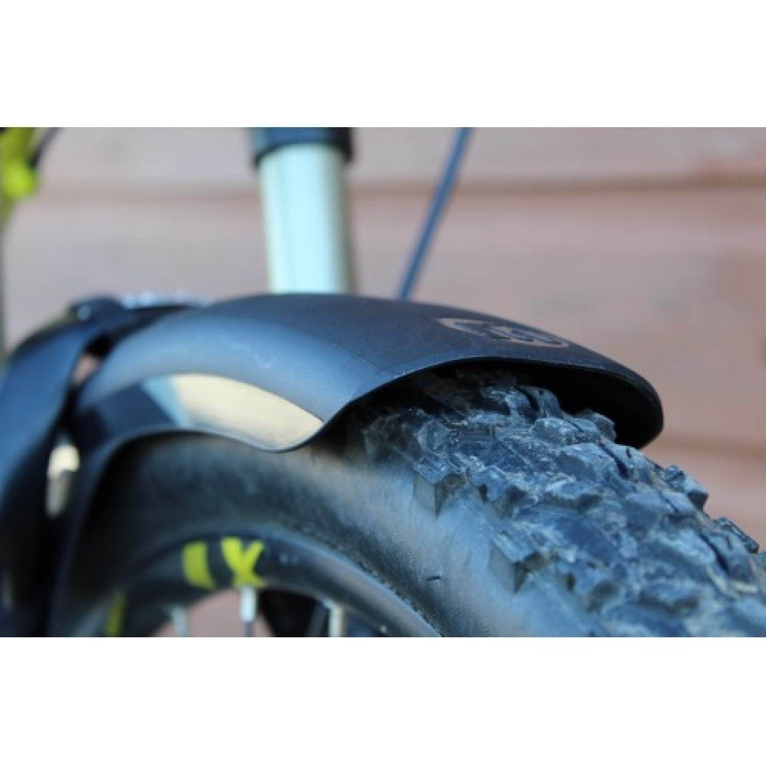 Крыло переднее Mucky Nutz Long Black